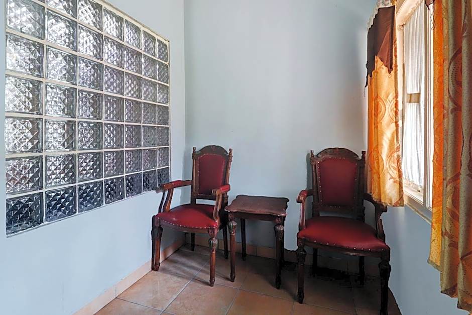 OYO Life 11350O Hotel R Cantika Syariah