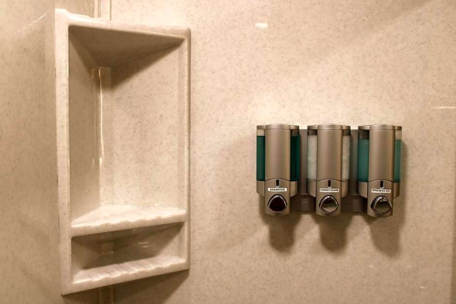 Boarders Inn and Suites by Cobblestone Lamar Missouri