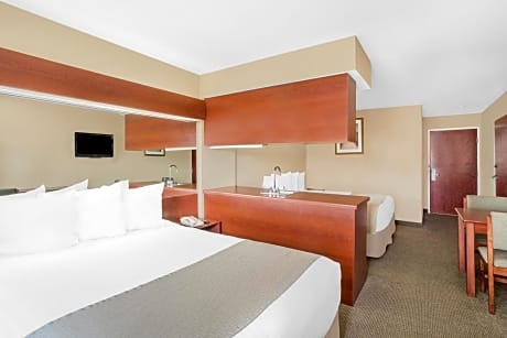 Deluxe Queen Room with Two Queen Beds - Disability Access - Non-Smoking