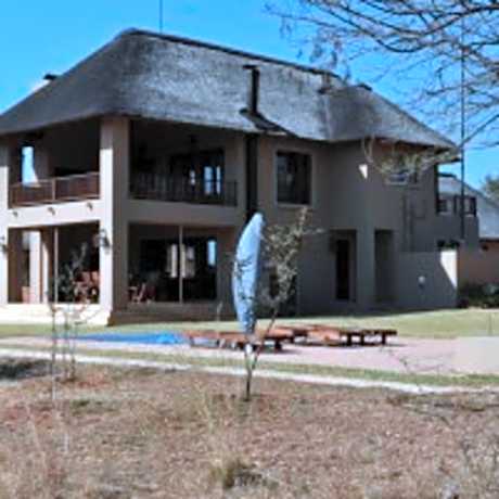 Zebula Golf and Wildlife Estate - Squirrel Pandemonium Pax 12 - Moi Signature Luxury villa