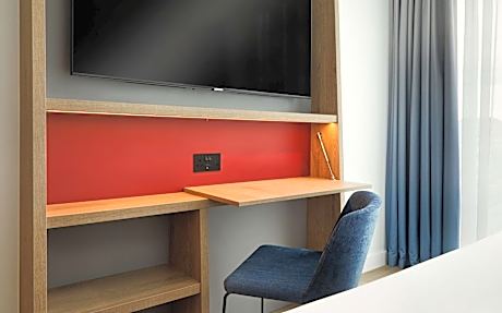 Queen Room with Sofa Bed and View