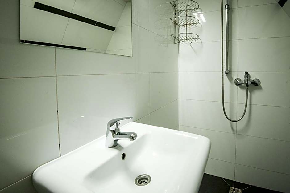 Charles Bridge Hostel & Apartments