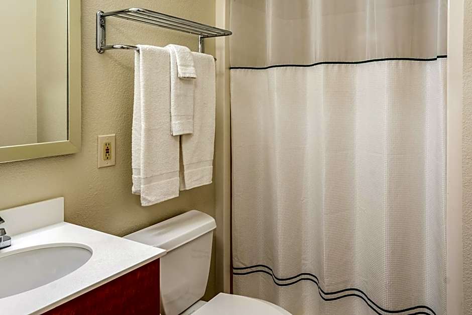 HomeTowne Studios Eugene - Springfield