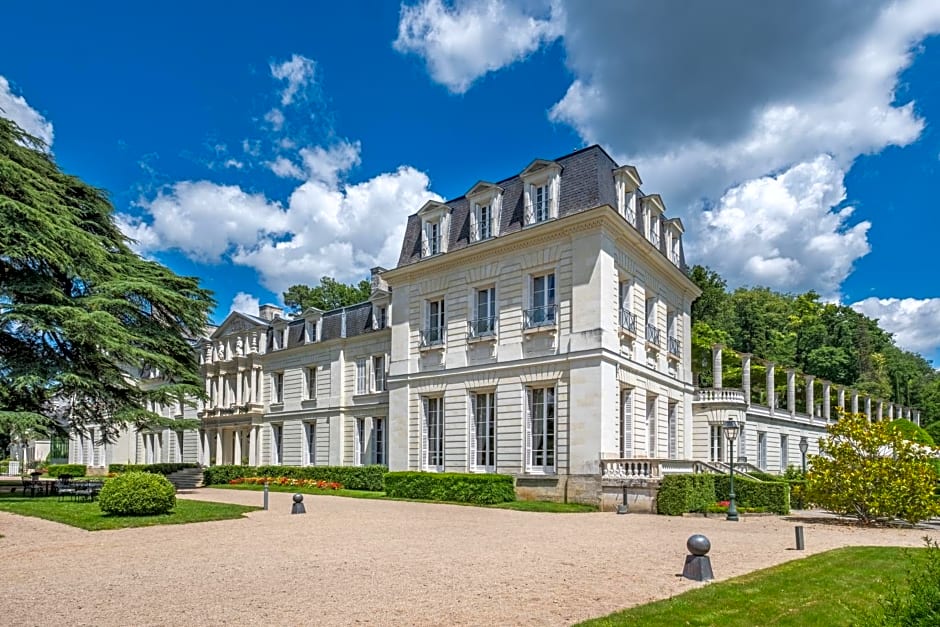 Chateau De Rochecotte