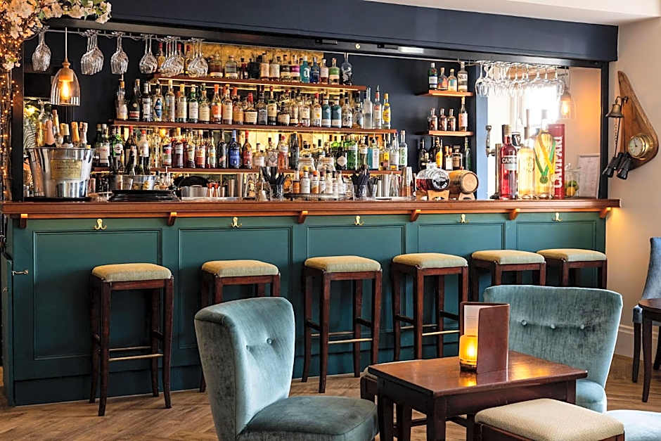 The Moorings Hotel & Restaurant