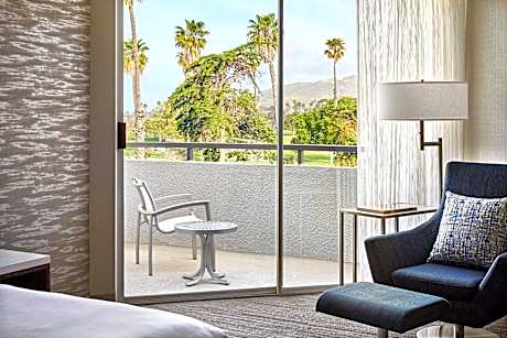 Larger Guest room, 1 King