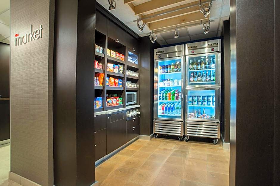 Courtyard by Marriott Boston Raynham