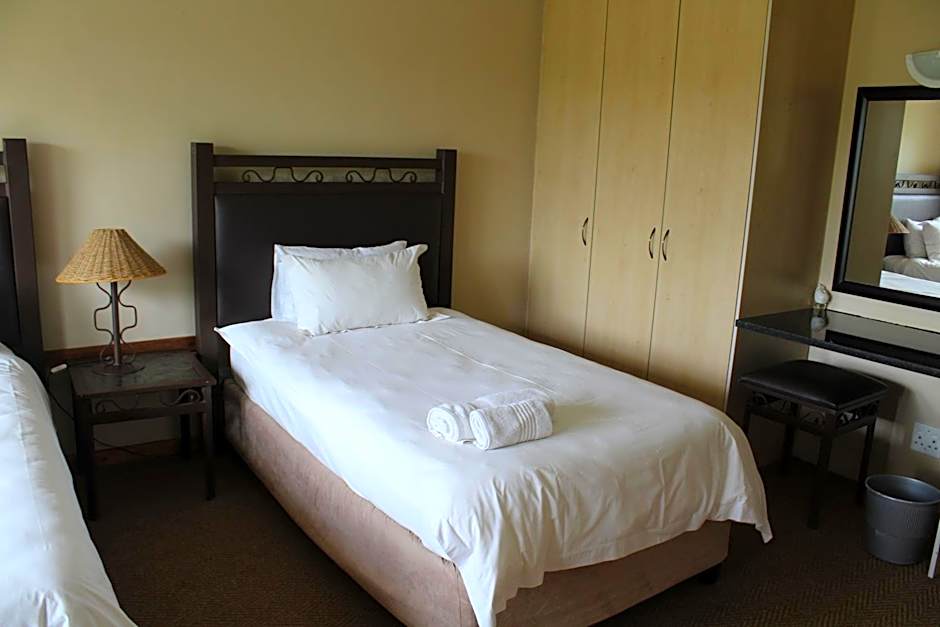 Monateng Safari Lodge