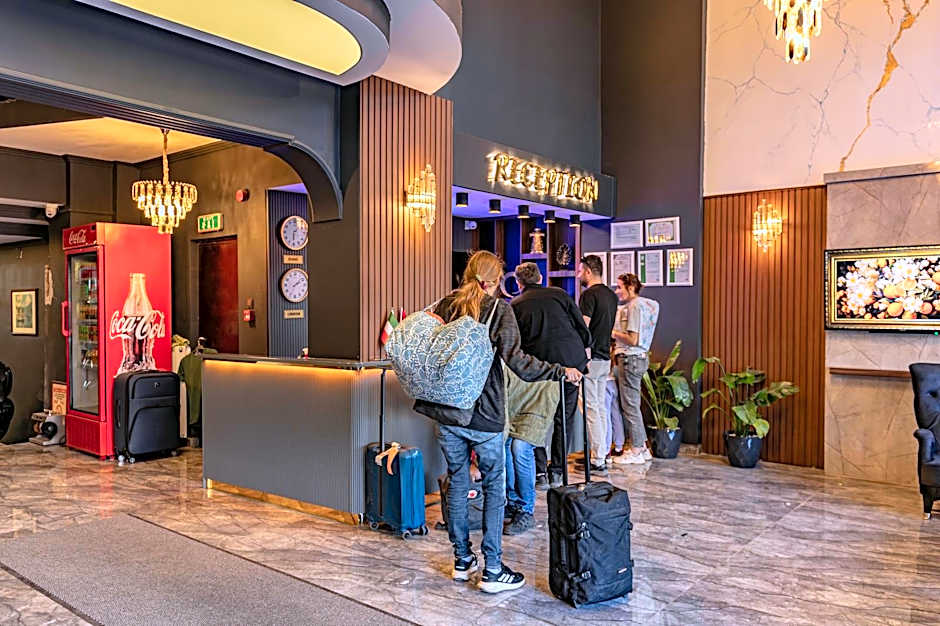 LoyalCity Hotel