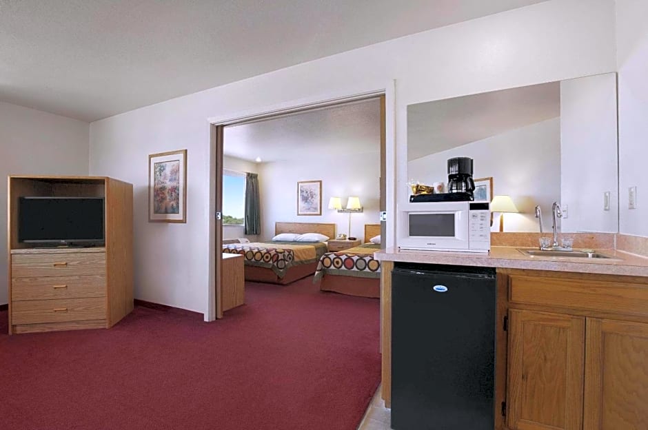 Super 8 by Wyndham Austin North/University Area