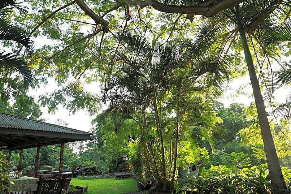 Hale Maluhia Country Inn