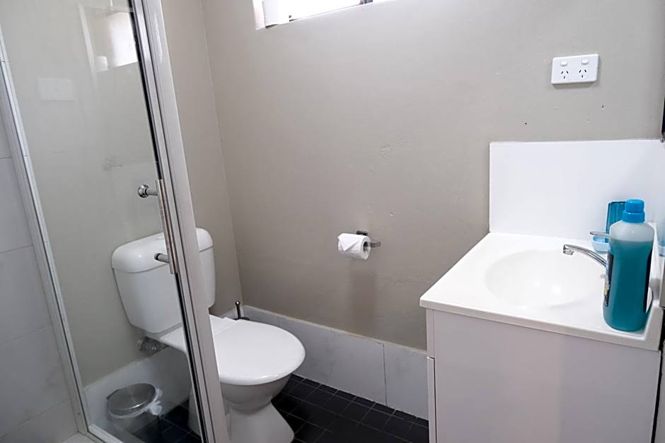 Sapphire Palms Motel