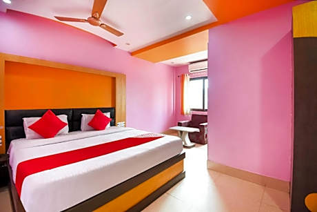 Deluxe Room with Air Conditioning