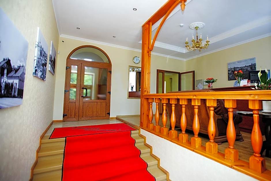 Lucia with Self Check-in