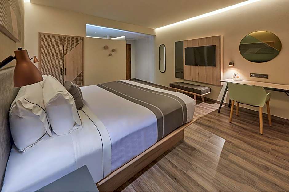 City Express Plus by Marriott San Luis Potosí