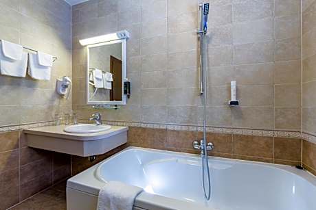 Triple Room with Balcony