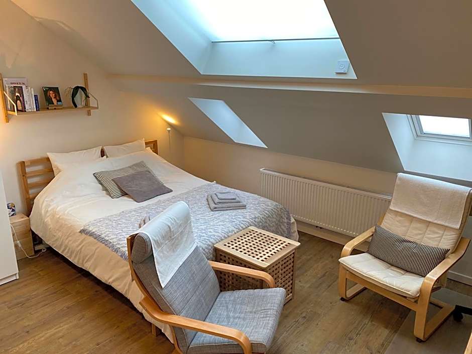 LOGIES-M Comfort Studios Inc Bikes B&B