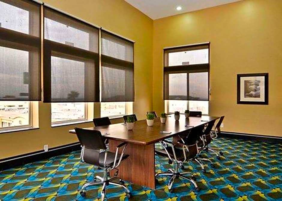 Comfort Inn & Suites El Paso I-10 Airport Area