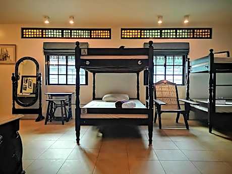 Courtyard Family Room