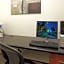 Holiday Inn Express Hotel & Suites Bakersfield Central By IHG