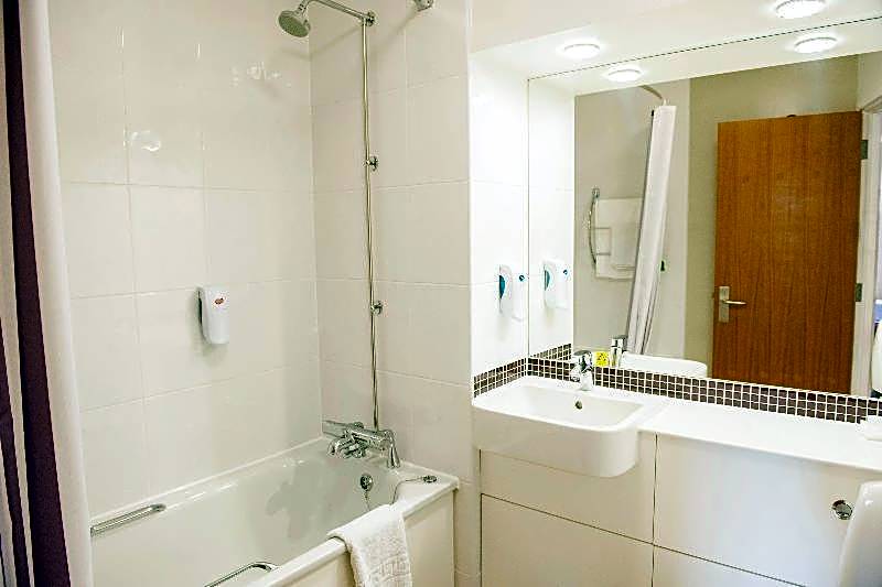 Premier Inn Swansea Waterfront