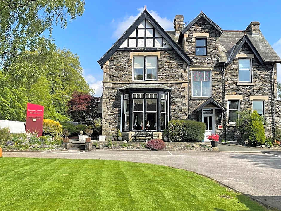 Beaumont Guest House Windermere - Adult Only - Free Car Park & Off Site access to the local Health Centre