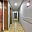 Econo Lodge Inn & Suites I-64 & Us 13