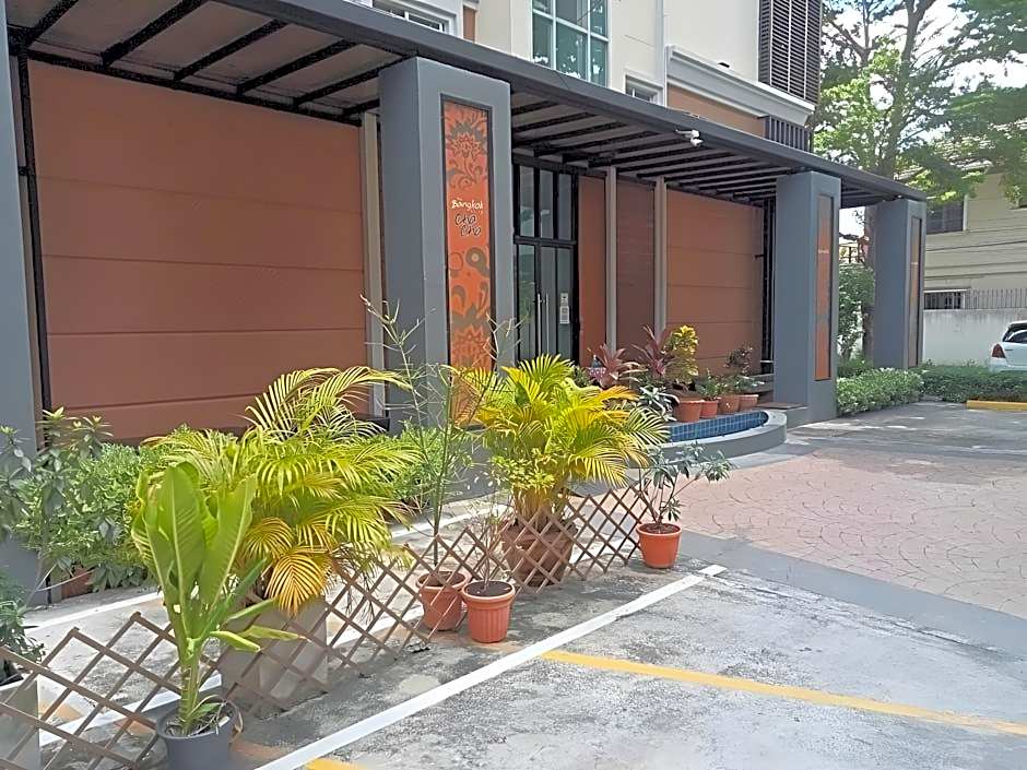 Collection O The Bangkok Cha Cha Suite