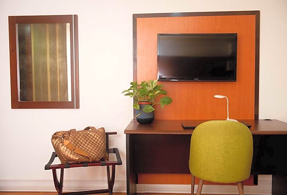 Cresta Inn