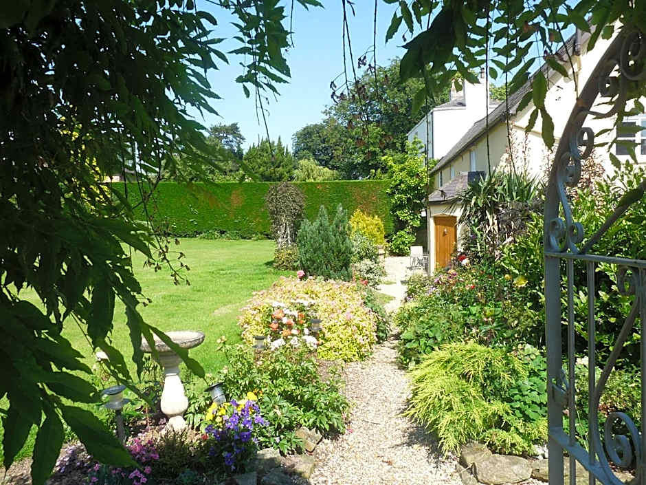 Oakenholt Farm Bed and Breakfast
