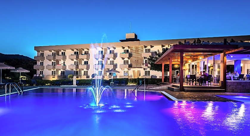 Zoes Hotel Studios