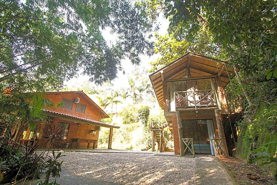 Suíte com cachoeira no quintal