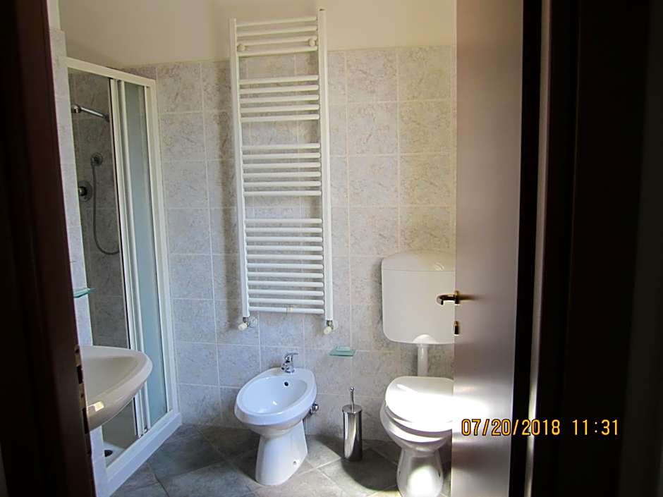 Adelphi Room & Breakfast