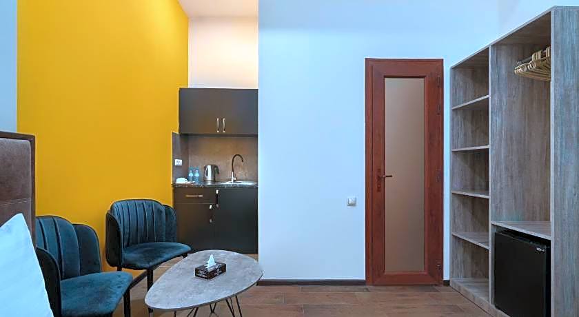 Elysium Gallery Hotel