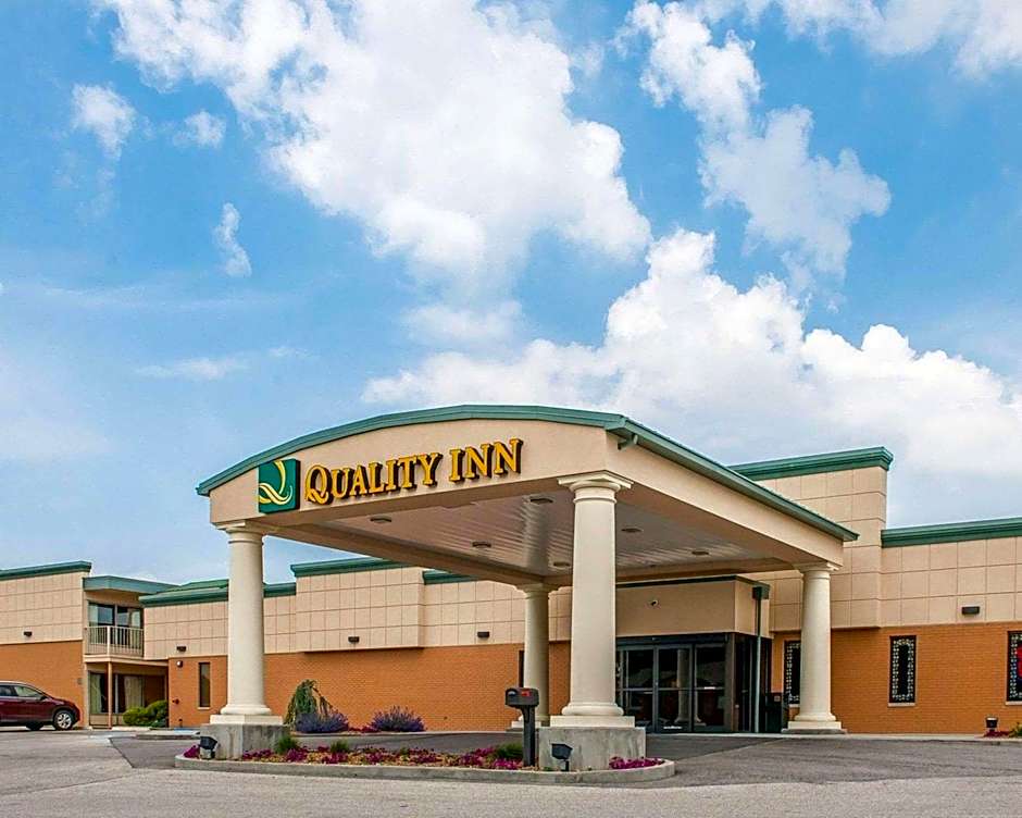 Quality Inn Huntingburg