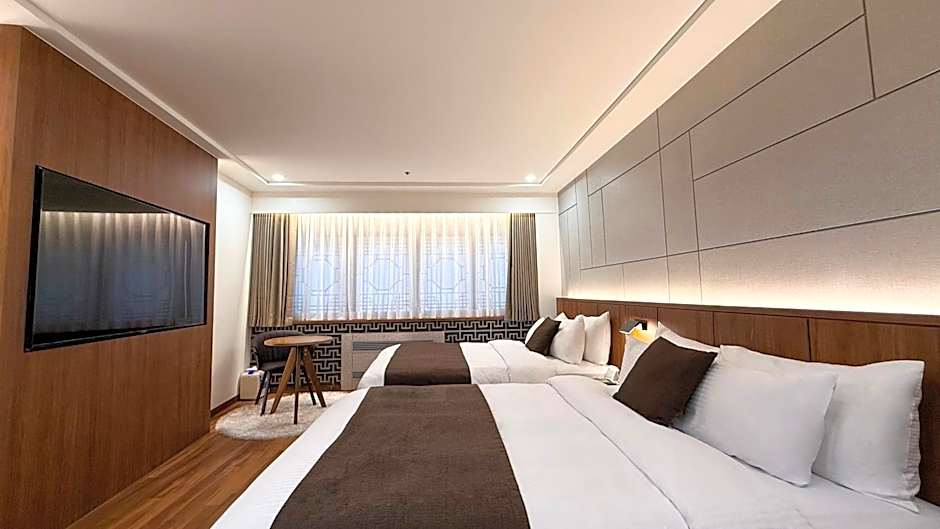 Foto 1 di 3 di Premier 2 Double Beds
