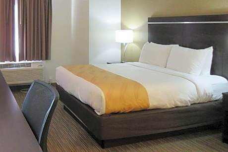 1 Queen Bed, Nonsmoking