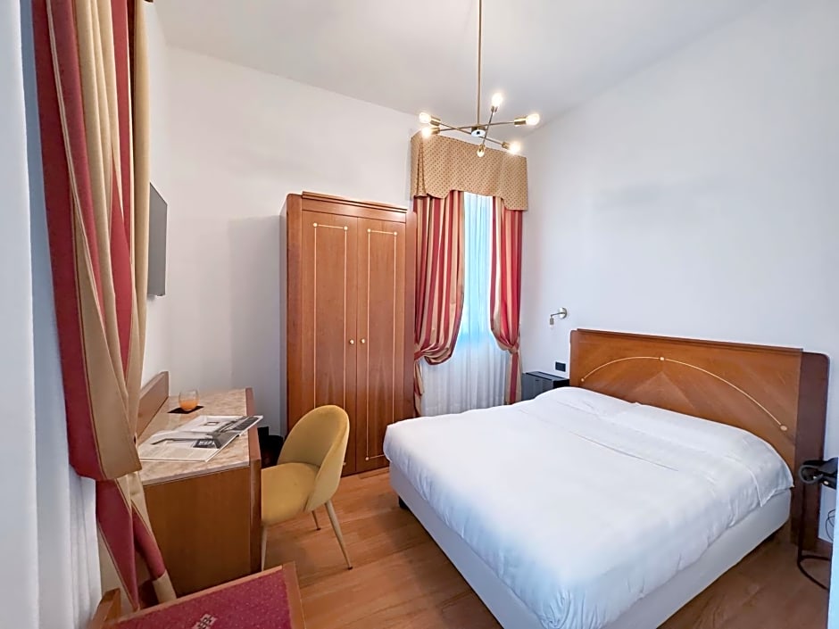 Rechigi Park Hotel