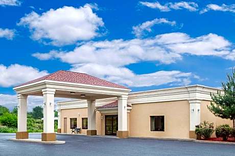 Super 8 by Wyndham Danville