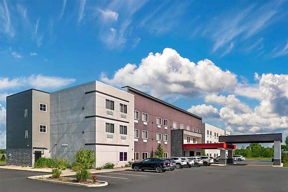 Best Western Plus Wayland Hotel