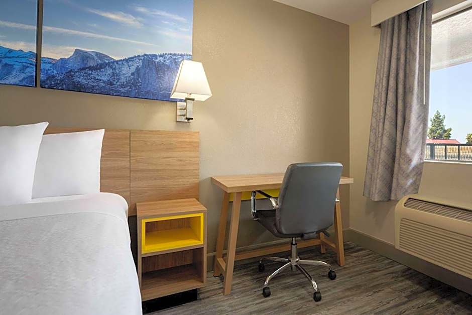 Days Inn by Wyndham Fresno South