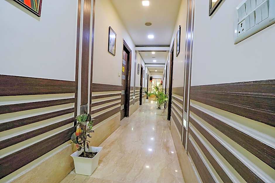 FabHotel Admire Suites