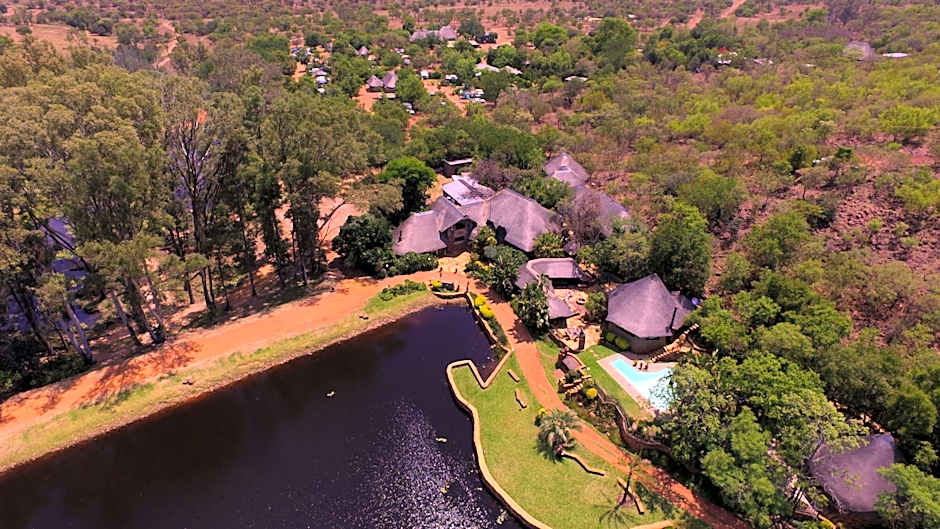 Bass Lake Country Lodge