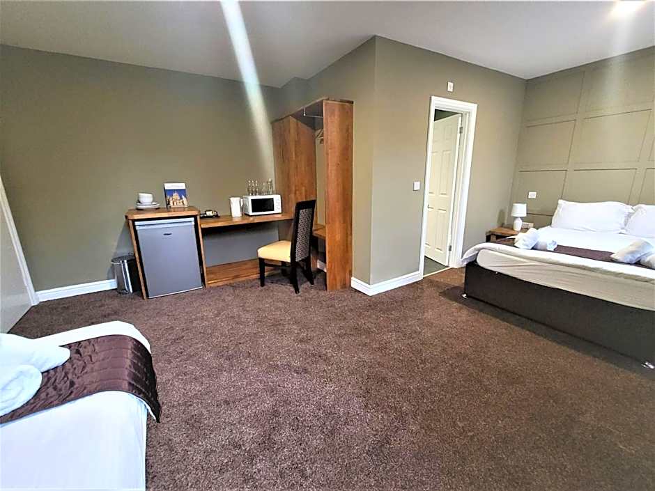 New County Hotel by RoomsBooked