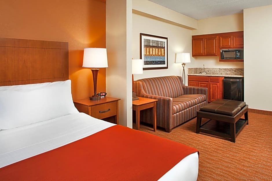 Holiday Inn Express Hotel & Suites Coralville, an IHG Hotel