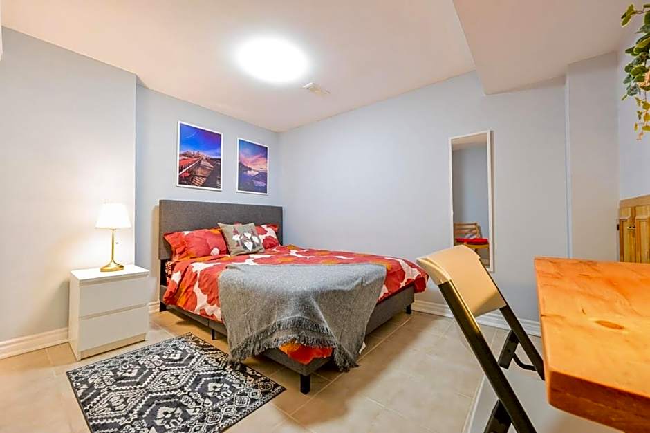 Stylish 2BR: w/free parking & streaming!