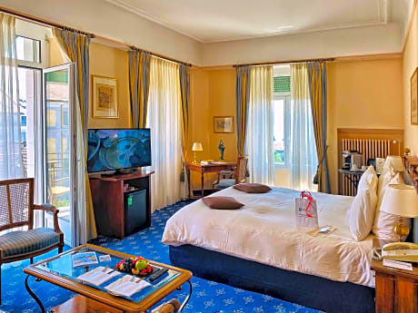 Junior Suite with Balcony and Double Bed