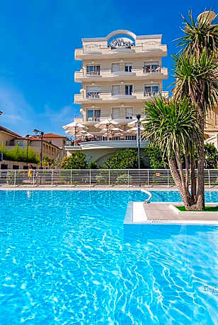 Deluxe Double or Twin Room with Sea View