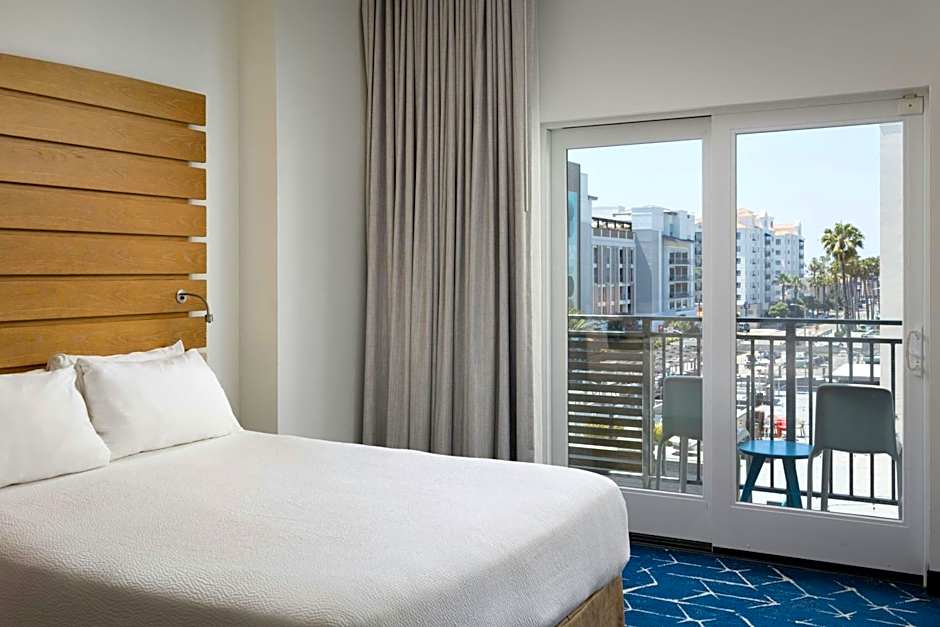 SpringHill Suites by Marriott Oceanside Beach