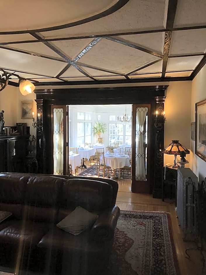 Edgewood Manor